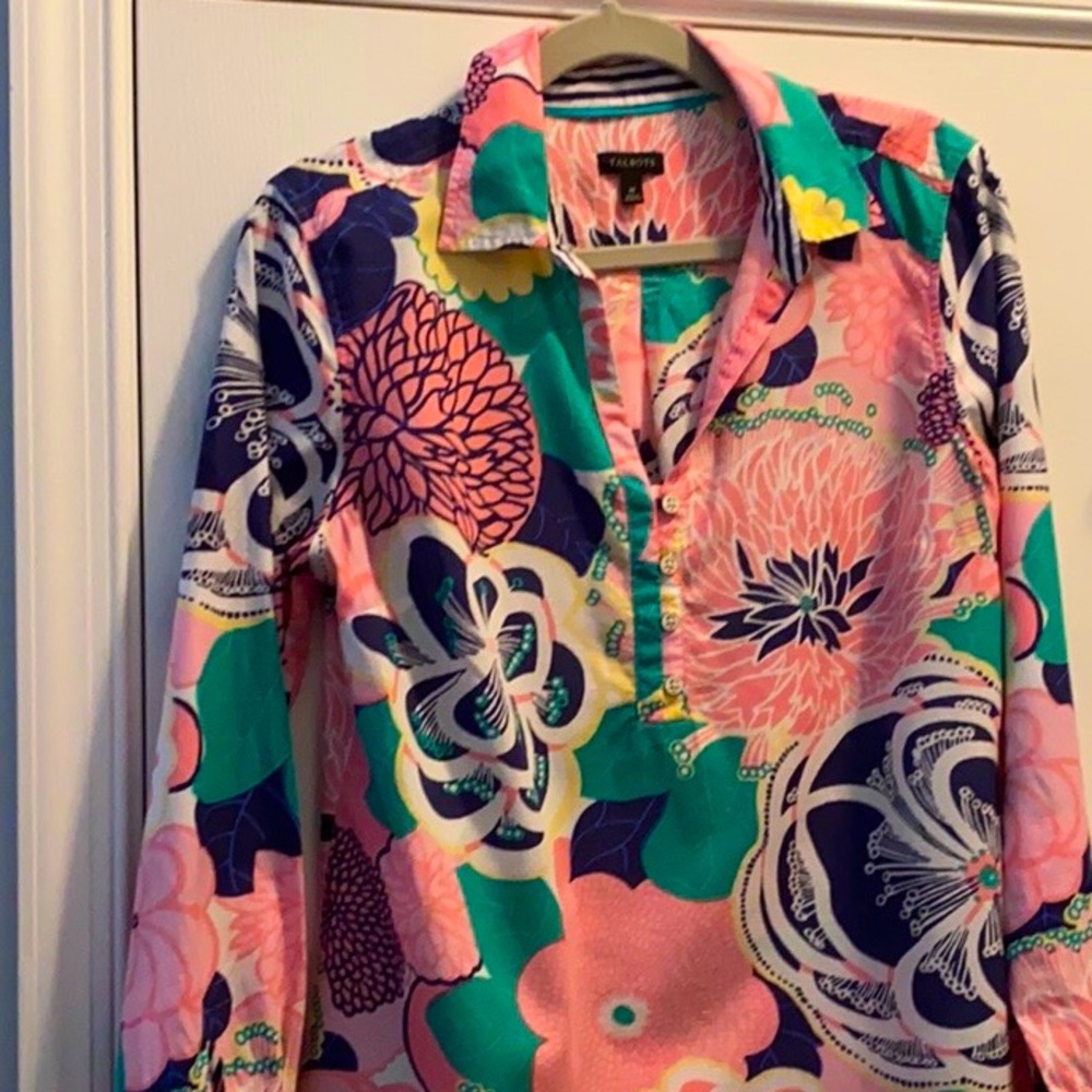 Beautiful Patterned Top! - image 1